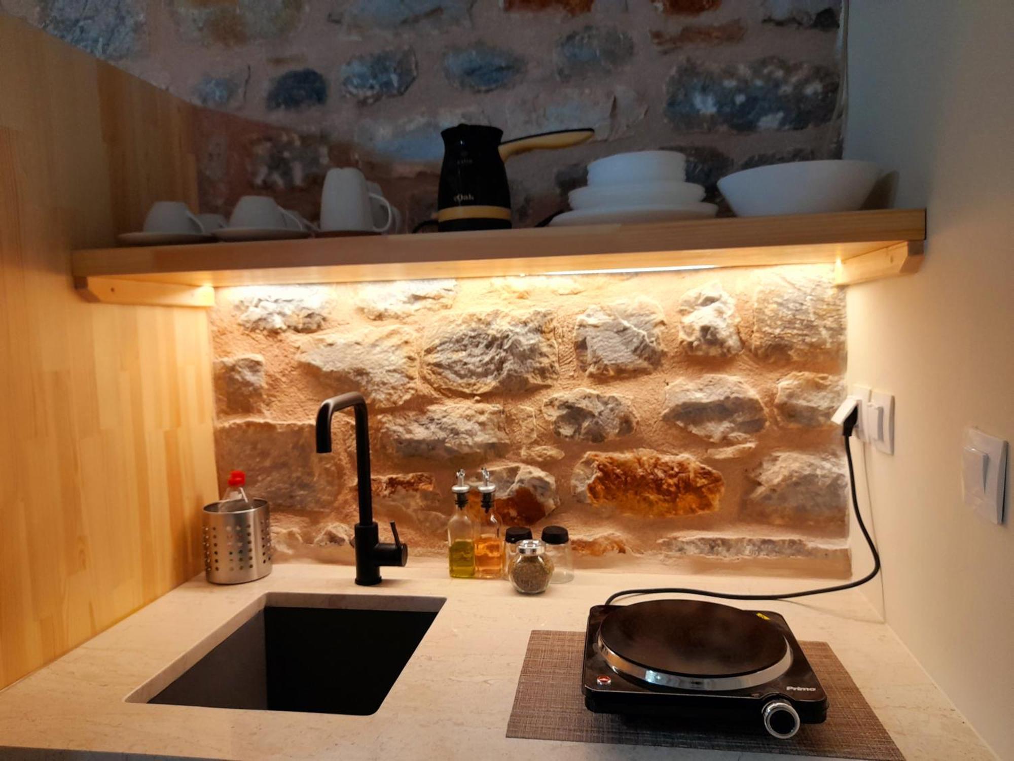 Ferienwohnung The Two Carob Trees, Traditional Stonehouse, Nikandri, Pirgos Diros Lefkias Exterior foto