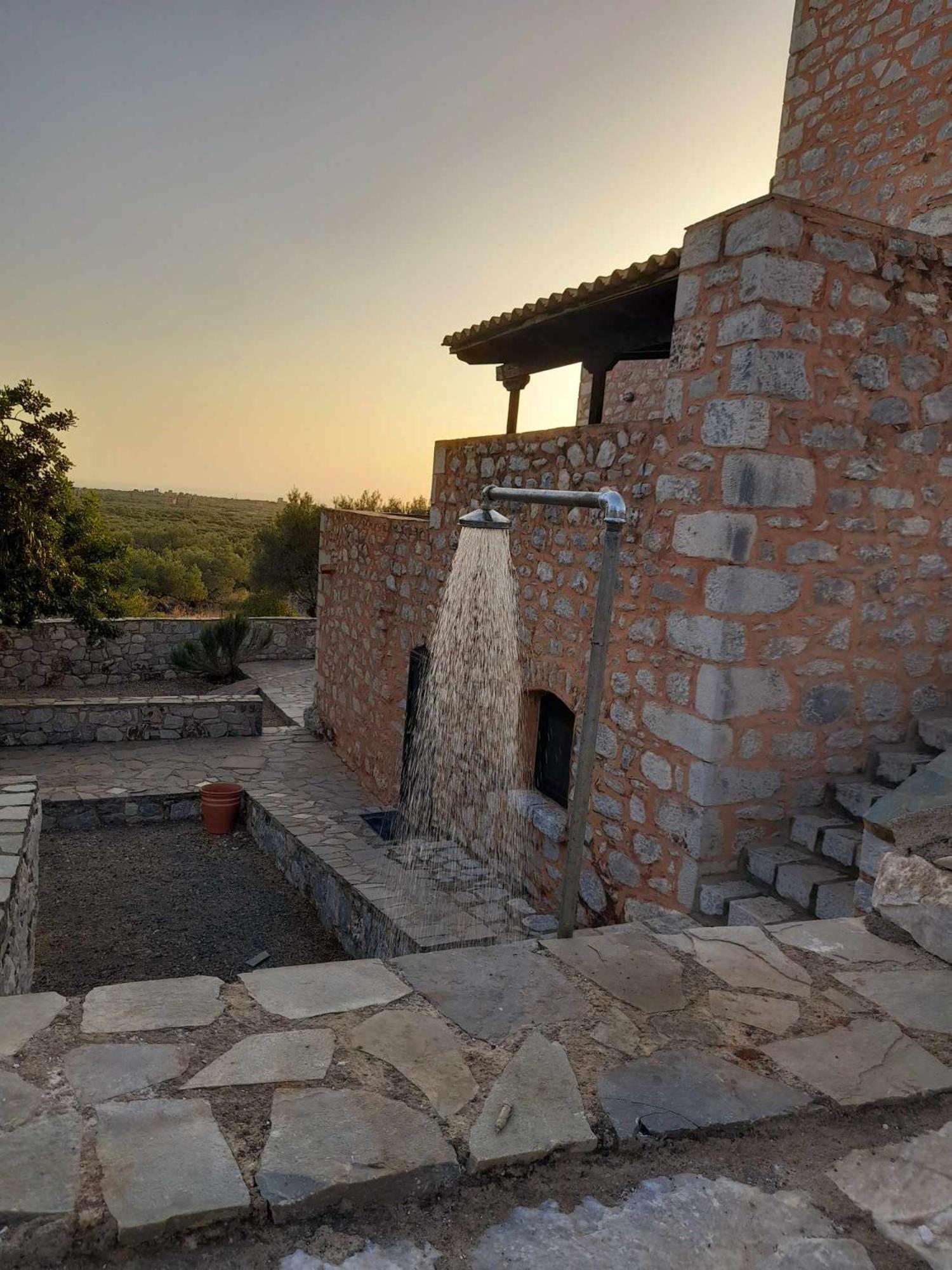 Ferienwohnung The Two Carob Trees, Traditional Stonehouse, Nikandri, Pirgos Diros Lefkias Exterior foto