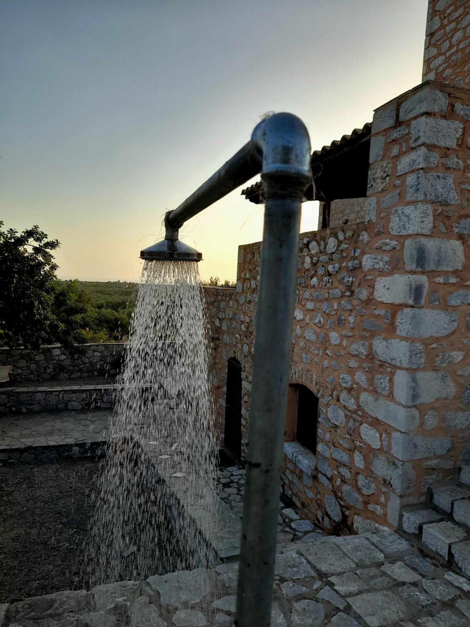 Ferienwohnung The Two Carob Trees, Traditional Stonehouse, Nikandri, Pirgos Diros Lefkias Exterior foto
